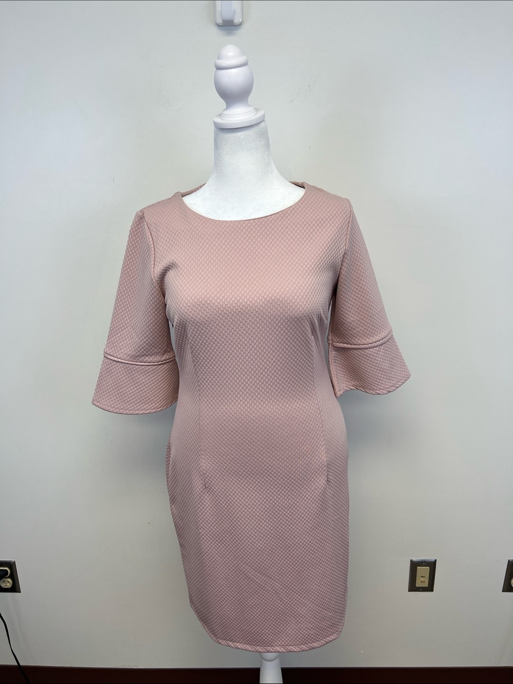 Marisa & Marie Chic Soft Pink 3/4 Sleeve Waffle Texture Midi Dress Size M